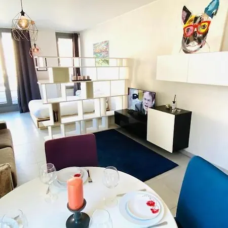 Appartement In Center With Private Terrace *