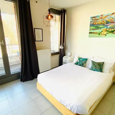 In Center With Private Terrace Appartement *